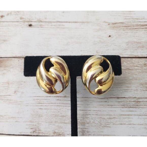 Vintage Clip On Earrings Statement Fancy Oval Gold Tone with Silvering - Picture 1 of 4